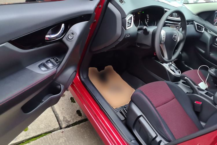 Used Nissan Qashqai 2016 2.0L CVT Elite Edition Driver Seat