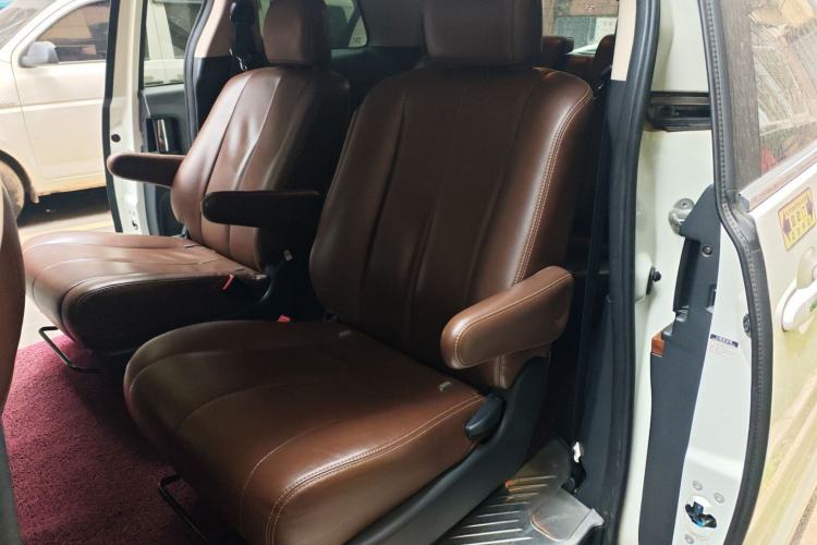 Used BYD M6 2015 2.4L Automatic Prestige Edition
