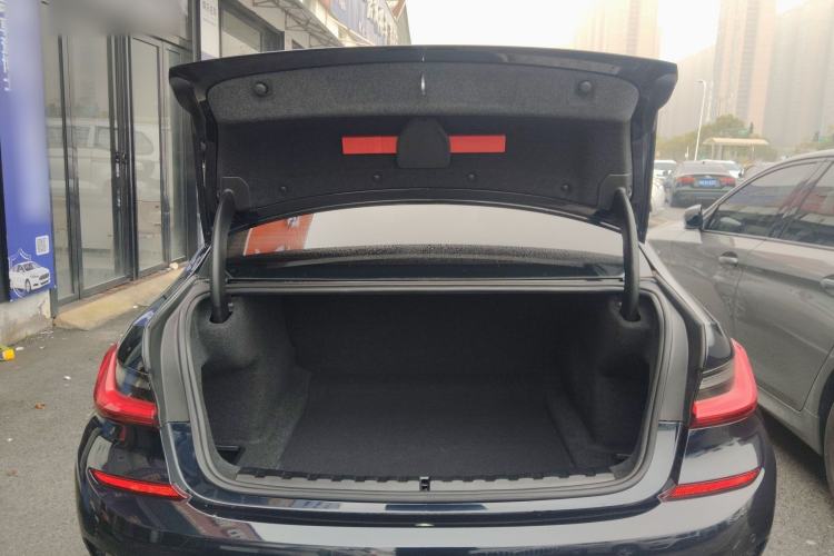 Used BMW 3 Series 2021 Second Facelift 320Li M Sport Package
