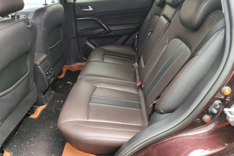 Used GAC Trumpchi GS4 2018 235T Automatic Two-Wheel Drive Luxury Smart Connectivity Millionth Anniversary Edition Left Rear Seat