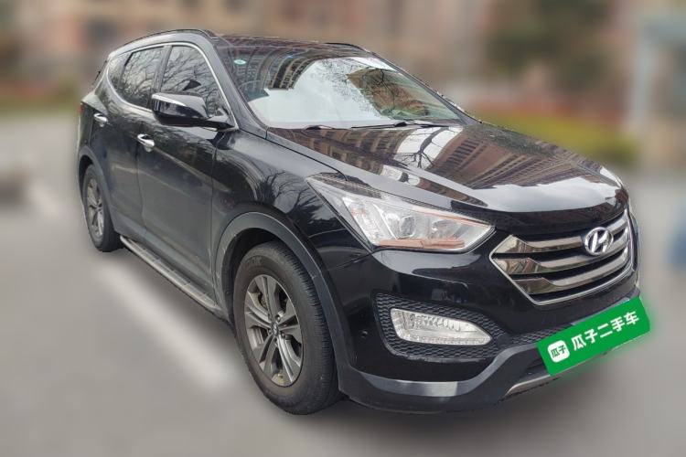 Used Hyundai Santa Fe 2015 2.4L Automatic Two-Wheel Drive Smart Version 5 Seats
