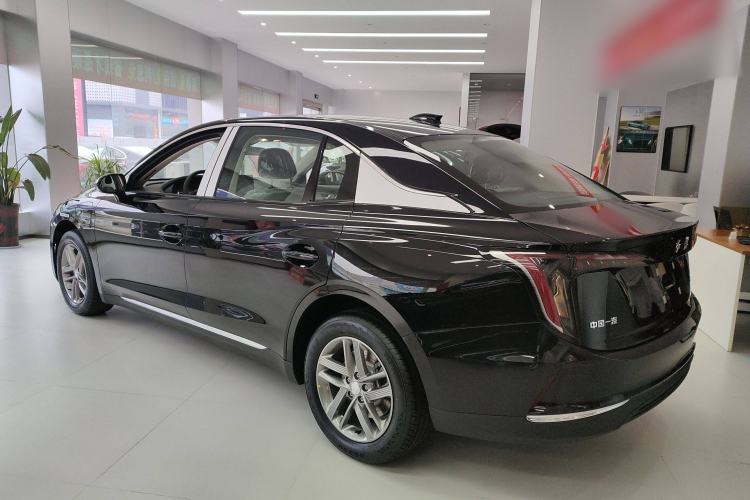 Used Hongqi E-QM5 2025 500km Range Commuter Version