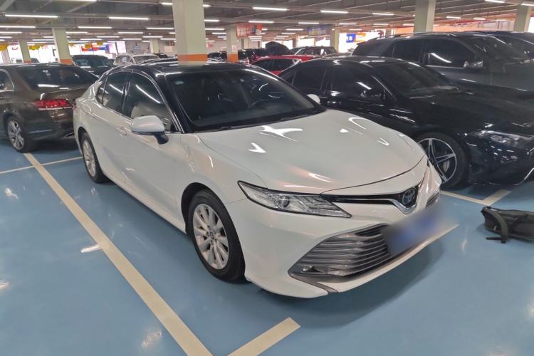 Used Toyota Camry 2018 2.0G Luxury Edition
