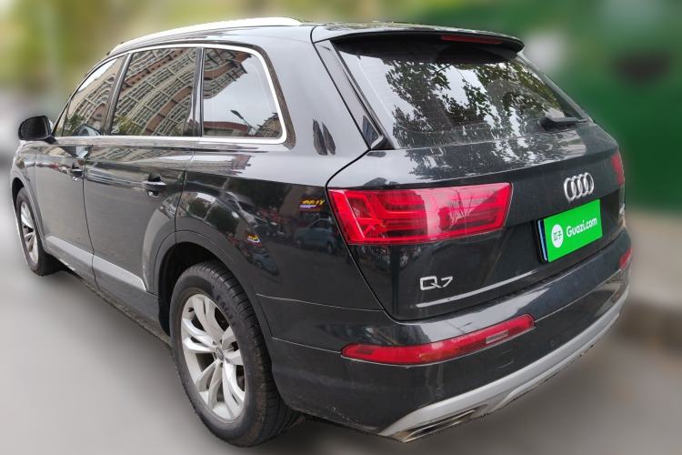 Used Audi Q7 2018 40 TFSI Comfort Model
