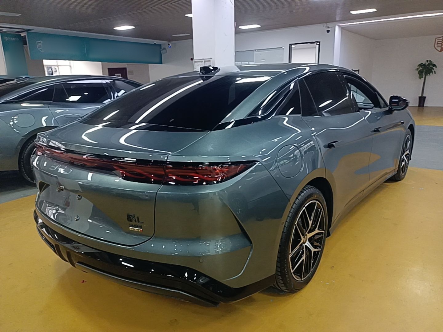 BYD Han L 2025 DM-p Four-Wheel-Drive LiDAR Flagship Model — снимка 6