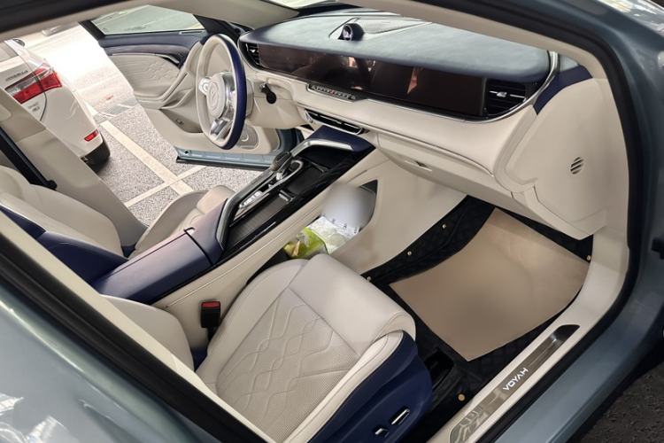 Used VOYAH FREE 2021 Four-Wheel Drive Standard All-Electric Exclusive Luxury Package
