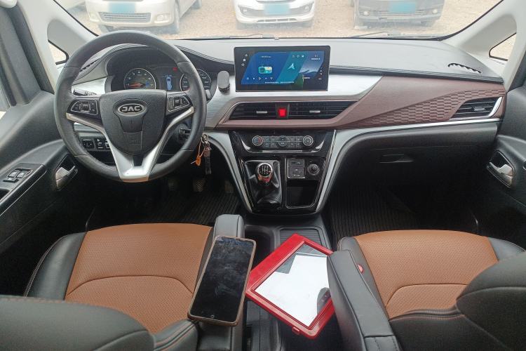 Used JAC Refine M3 2022 1.8L 7-seat Standard Edition