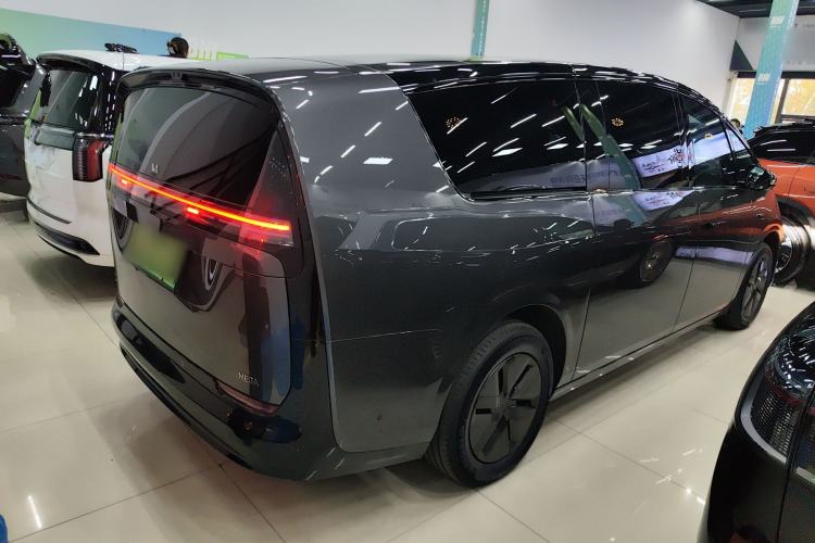 Used Li Auto MEGA 2025 Home Family Special Edition