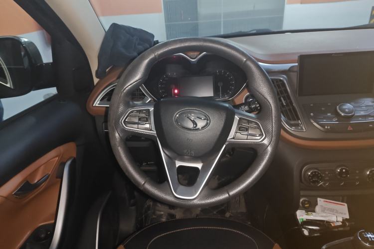 Used Soueast DX7 2016 1.5T Manual Triumph Edition
