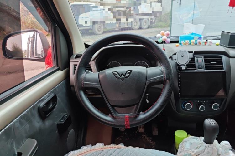 Used Wuling Rongguang S 2023 1.5L Base Version 5/7 Seats Steering Wheel