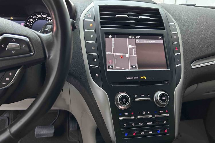 Used Lincoln MKC 2017 2.0T Four-Wheel Drive Zunya Edition Audio And AC Panel