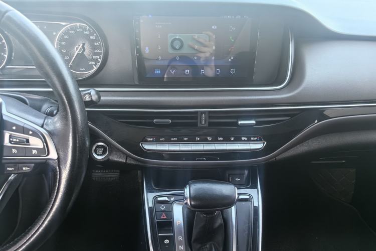 Used GAC Trumpchi M6 2019 270T Automatic Luxury Edition (7-seater) China V Standard Audio And AC Panel
