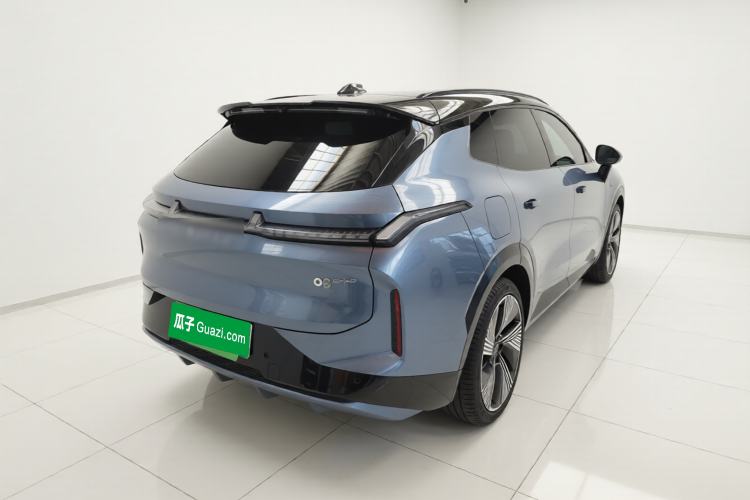 Used Lynk & Co 08 EM-P 2025 220 km All-Wheel-Drive Performance Halo Rear Right 45 Deg