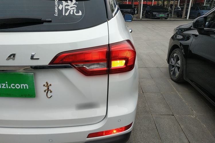 Used Haval M6 2017 1.5T Manual Two-Wheel Drive Elite Model Right Rear Taillight