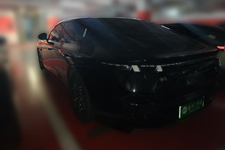 Used Lynk & Co Z10 2025 95 kWh 766 km Range Rear-Wheel Drive Max
