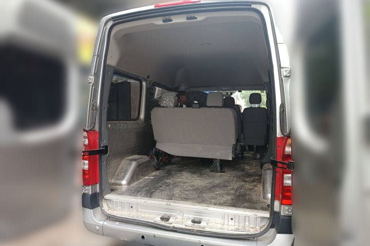 Used Foton Toano 2023 2.0T Automatic Urban Edition Short Wheelbase Mid-Height Design with Single Rear Tire—Available in 5/6/9-Seater Configurations
