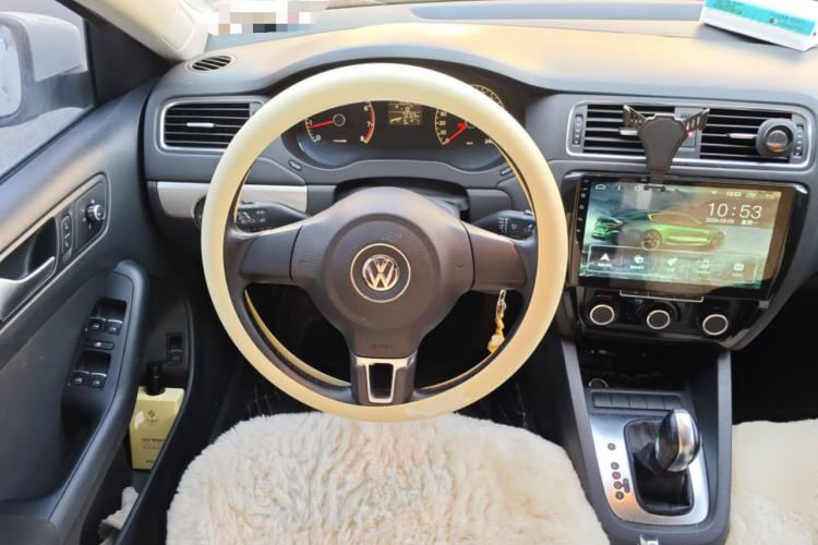 Used Volkswagen Sagitar 2014 Revised Version 1.6L Automatic Leading Edition
