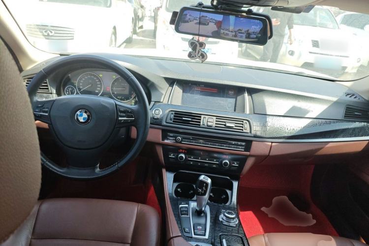 Used BMW 5 Series 2014 525Li Leading Model
