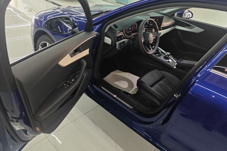 Used Audi A4L 2022 40 TFSI Luxury Dynamic Model