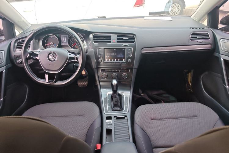 Used Volkswagen Golf 2017 1.6L Automatic Comfort Million-Vehicle Anniversary Edition
