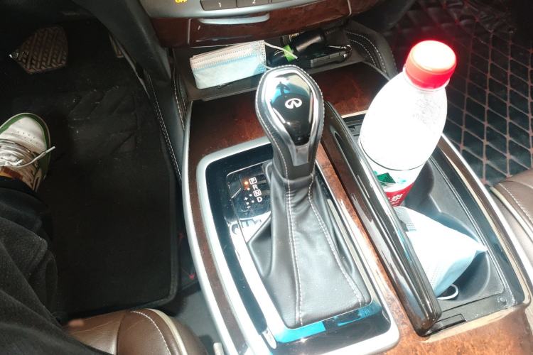 Used Infiniti QX60 (Import) 2016 2.5 S/C Hybrid Two-Wheel-Drive Excellence Edition China V Standard