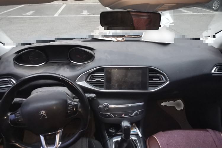 Used Peugeot 308S 2015 1.2T Automatic Jingchi Edition Center Console