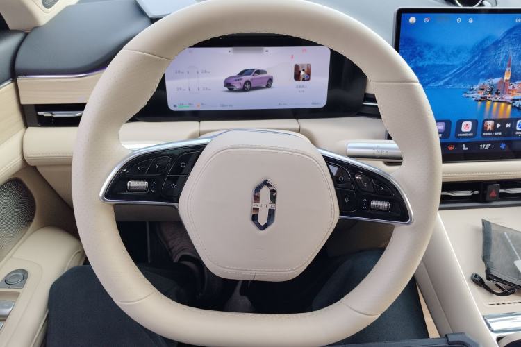 Used Hima AITO M5 2025 Extended-Range Ultra All-Wheel-Drive Version Steering Wheel