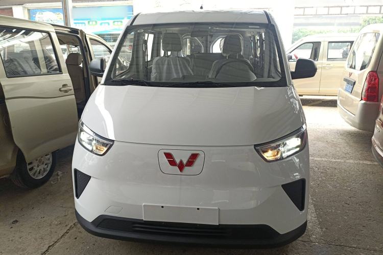Used Wuling Yangguang 2025 Model 400km Bus Edition—Comfort Edition
