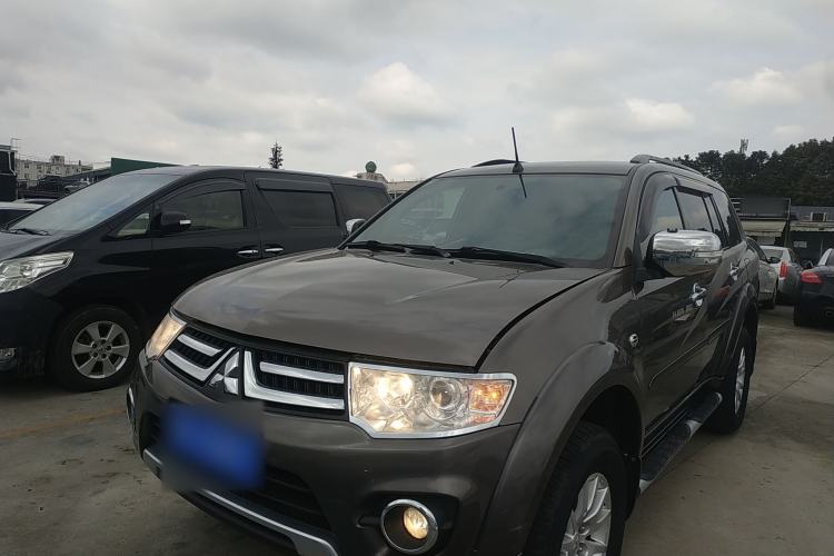 Used Mitsubishi Pajero Sport 2013 3.0L Automatic 4x4 Executive Edition