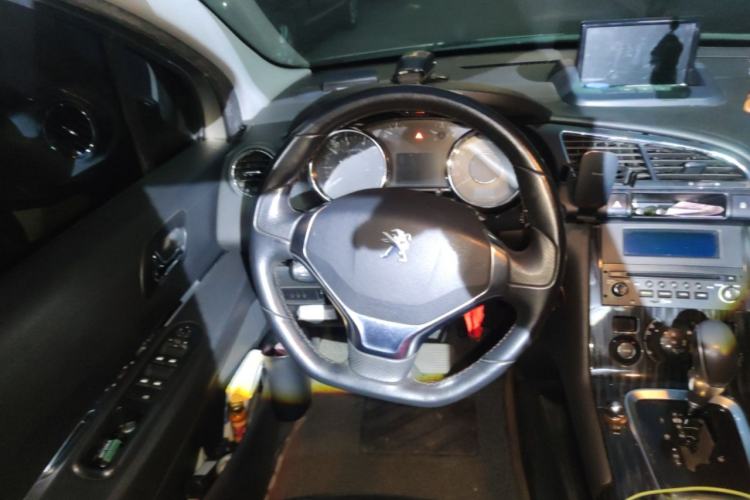 Used Peugeot 3008 2015 1.6THP Automatic Trend Edition Steering Wheel