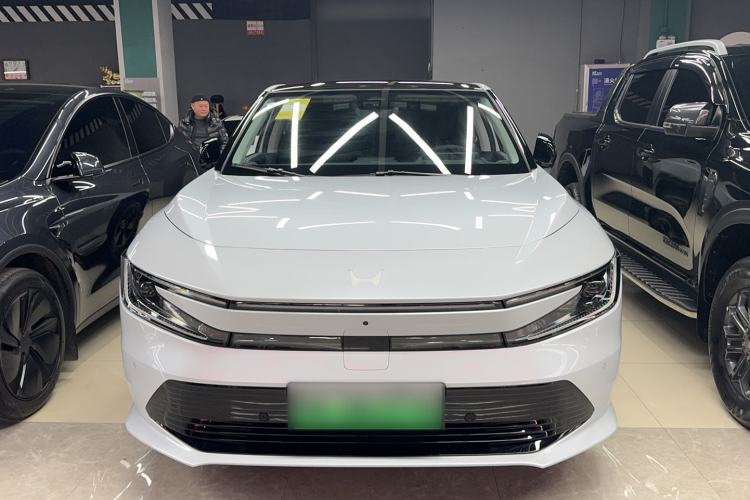 Used Honda P7 2025 Rear-Drive Long-Range Pro
