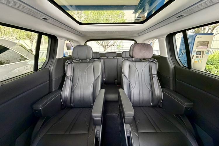 Used XPeng X9 2024 702 Ultra-Long Range Max
