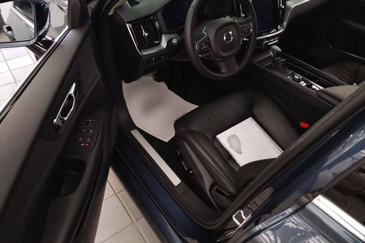 Used Volvo S60 2020 T4 Zhiyi Luxury Edition
