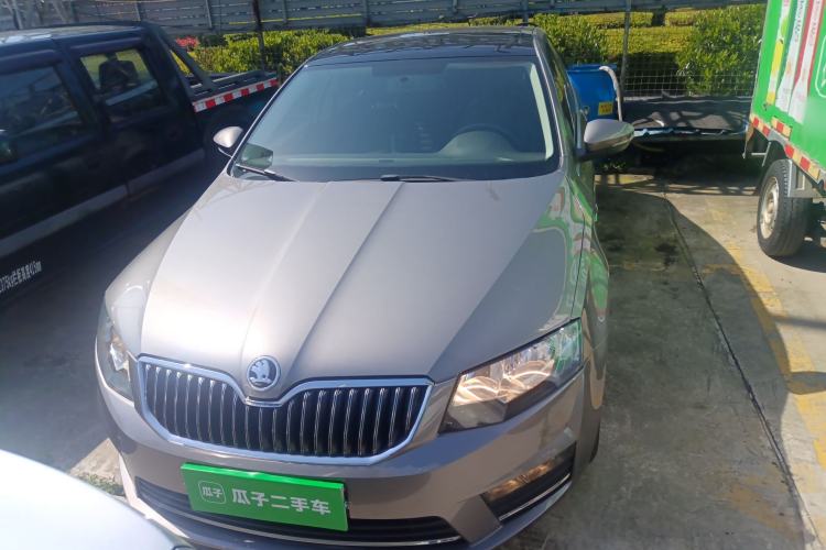 Used Skoda Octavia 2017 1.6L Automatic Smart Drive Edition Front