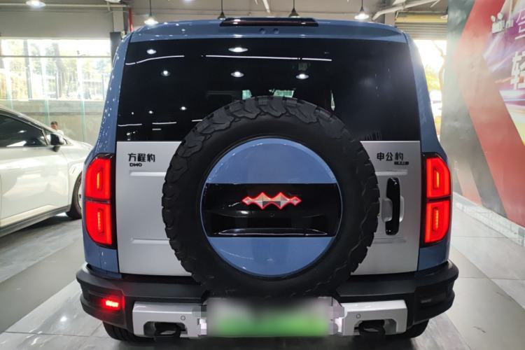 Used Formula Leopard Leopard 5 2023 Navigator Edition
