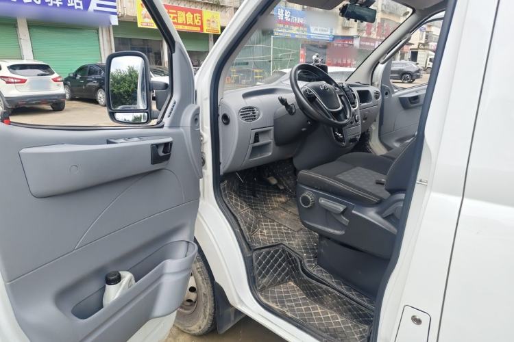 Used SAIC MAXUS Xintu V80 2021 2.0T AMT Classic Aoyuntong Short Wheelbase Mid-Roof 5/6-Seater
