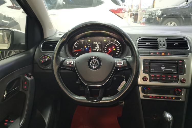Used Volkswagen Polo 2014 1.6L Cross Polo Automatic Steering Wheel