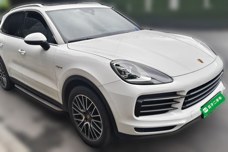 Used Porsche Cayenne E-Hybrid 2019 Cayenne E-Hybrid 2.0T Front Right 45 Deg