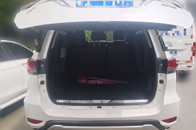 Used Toyota Fortuner 2016 2.7L Middle East Version Trunk