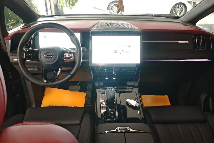 Used GAC Trumpchi M8 2024 Zongshi Series 400T Ultimate Edition Center Console