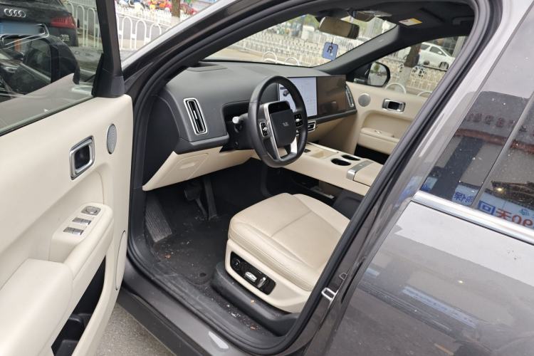 Used Li Auto L9 2022 Max model
