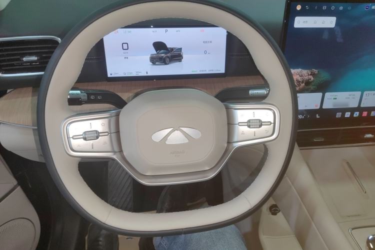 Used Chery T11 2026 Model 220 All-Wheel Drive Dual IMAX Theater Edition
