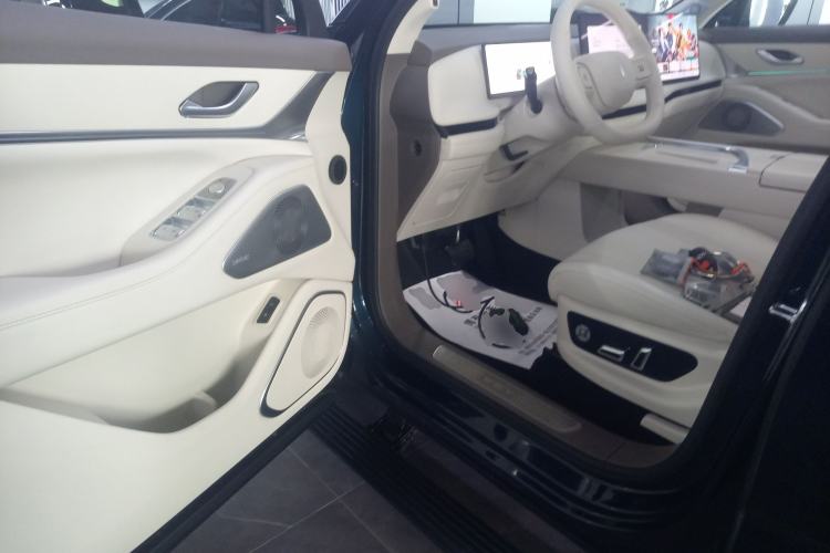 Used Wey Lanshan 2025 Four-Wheel Drive Max
