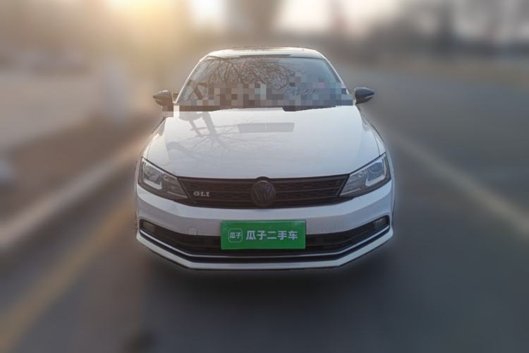 Used Volkswagen Sagitar 2017 230TSI Automatic Luxury Edition
