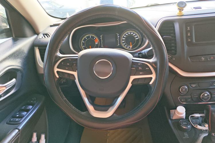 Used Jeep Cherokee 2016 2.4L Professional Edition