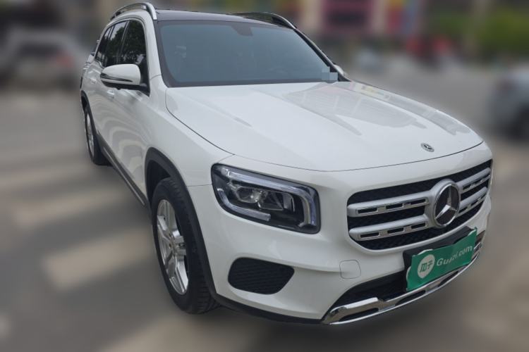 Used Mercedes-Benz GLB 2022 Second Facelift GLB 200 Dynamic Edition Front Right 45 Deg