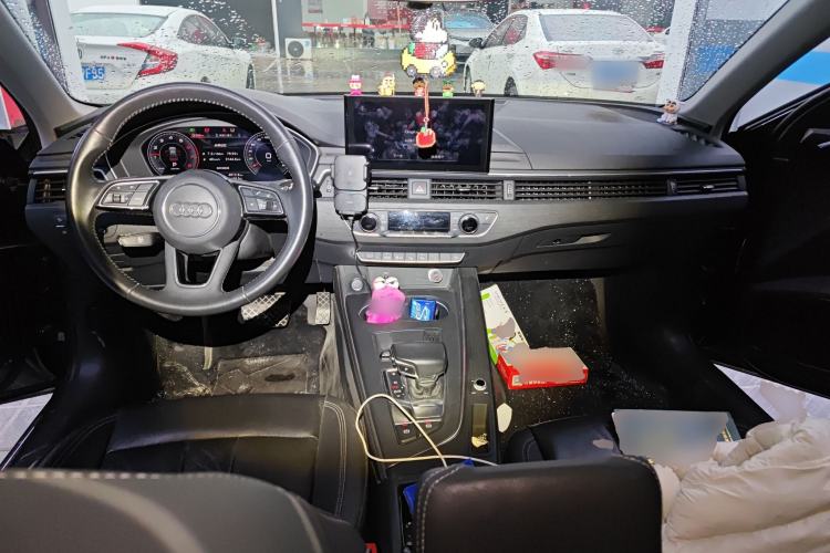 Used Audi A4L 2020 40 TFSI Fashionable and Elegant Model
