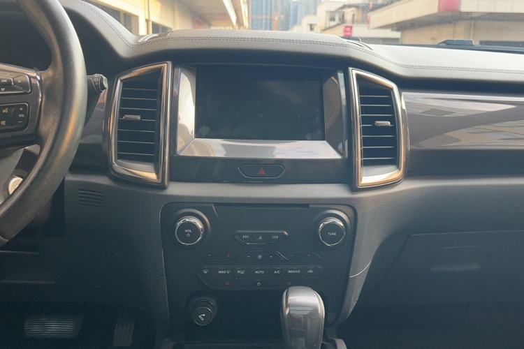 Used Ford Everest 2016 2.0T Gasoline Automatic 4x4 Flagship Edition
