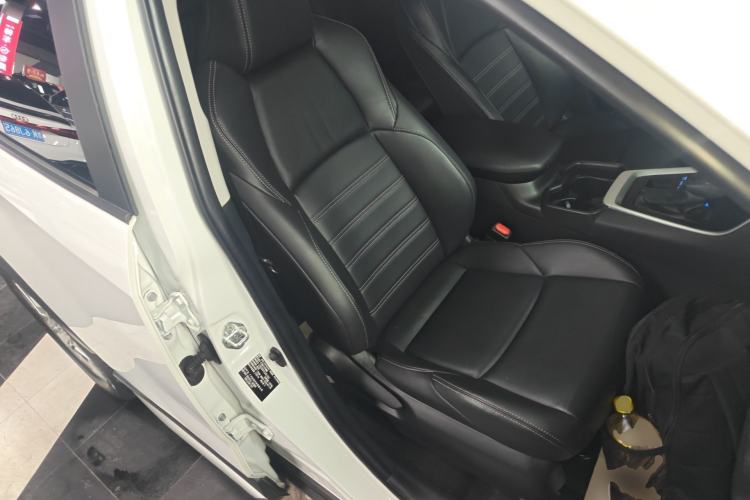 Used Toyota Wildlander 2020 2.0L CVT 4x4 Luxury Edition Right Front Seat