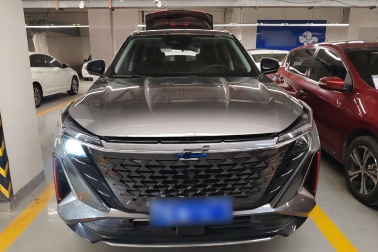 Used CHANGAN OSHAN Z6 2022 Blue Whale 1.5T DCT Smart Navigation Model
